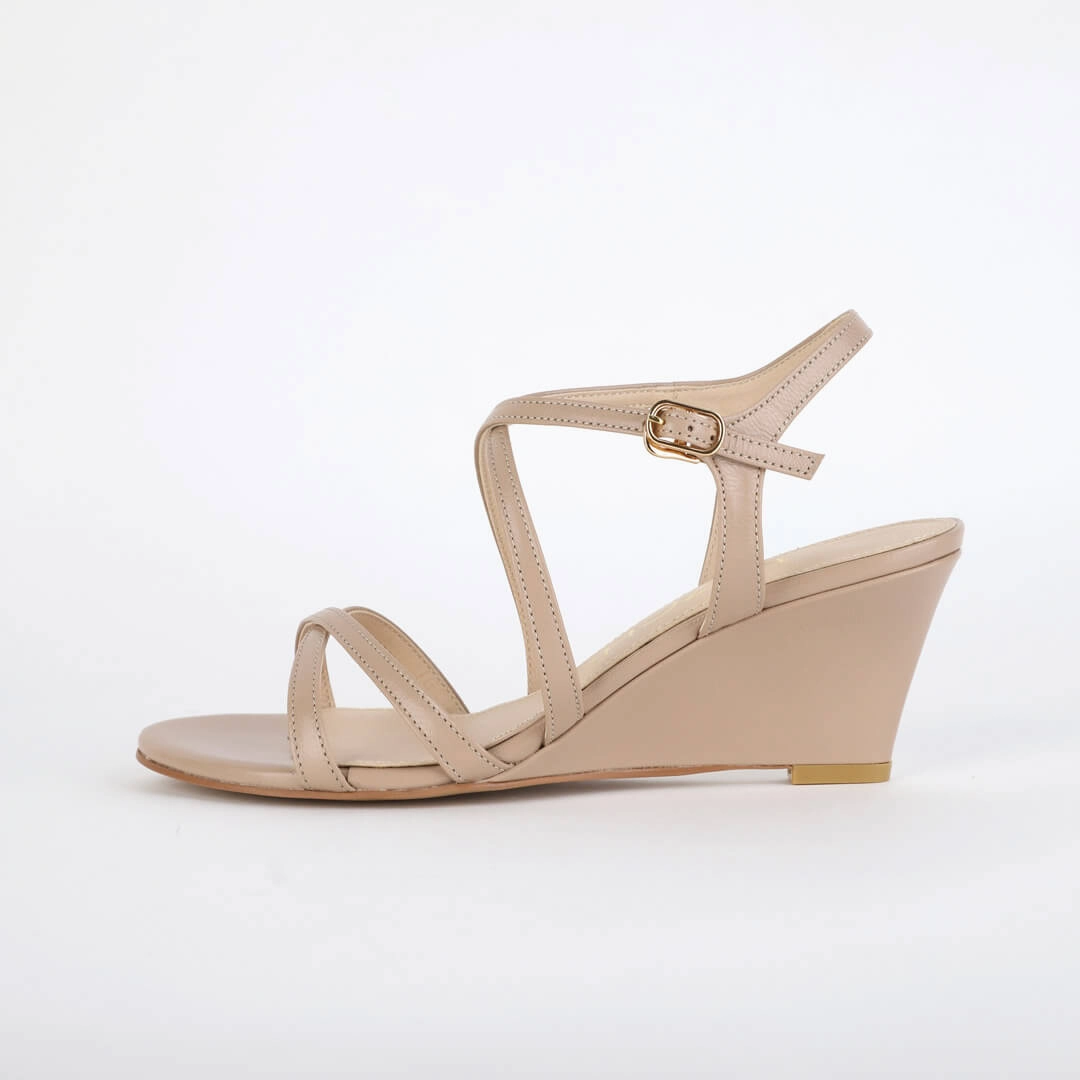 ESSIS - leather wedge