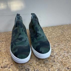 Shoes Heels Platform By Steve Madden In Camouflage Print, Size: 9.5