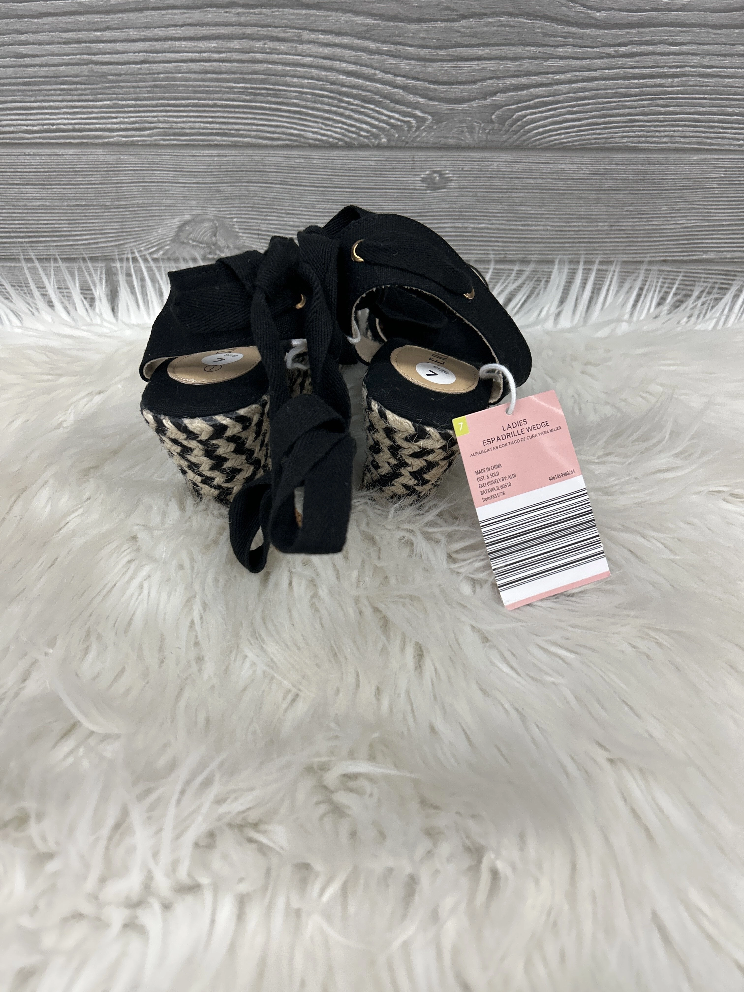 Shoes Heels Wedge By Serra  Size: 7