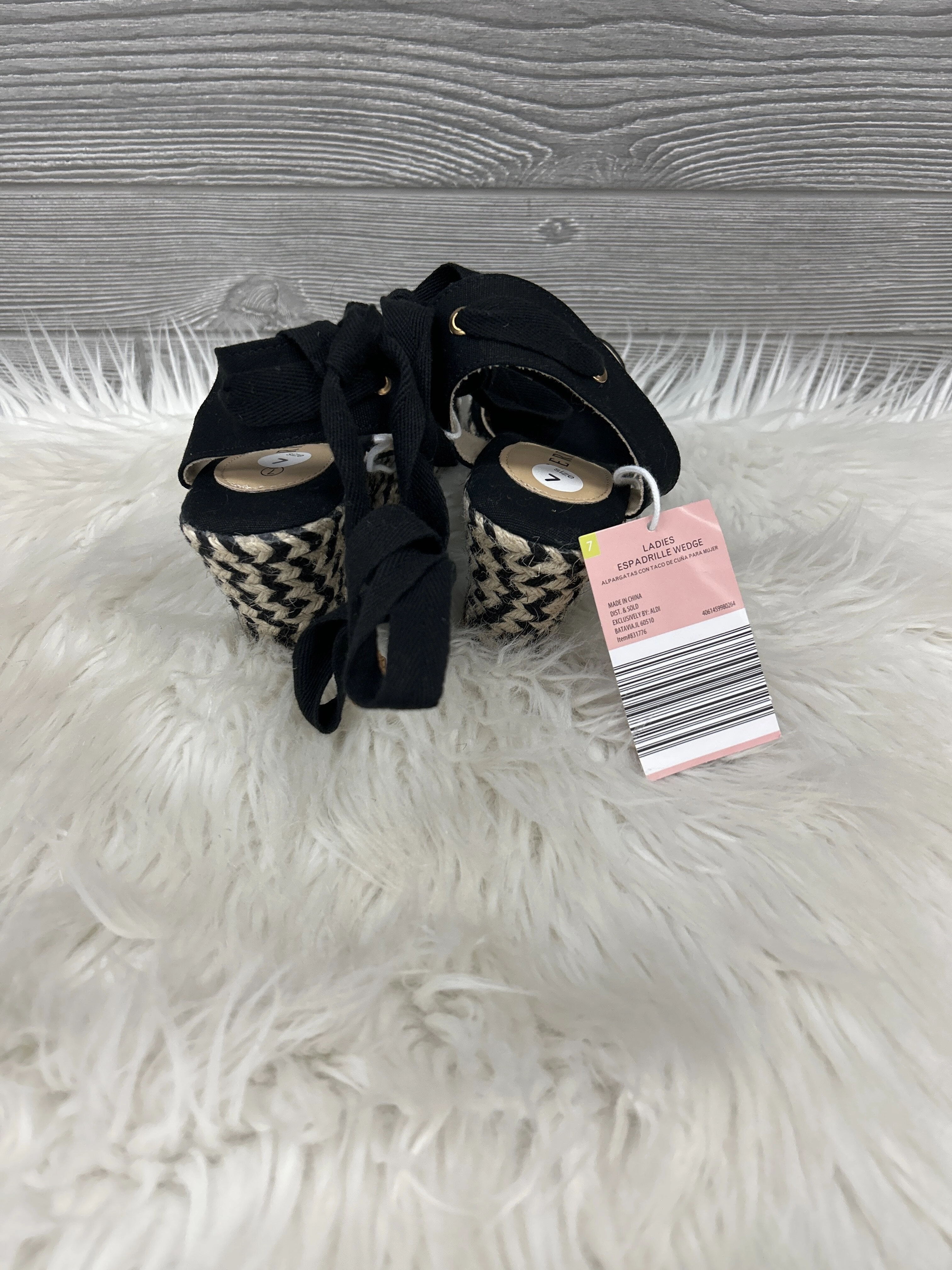 Shoes Heels Wedge By Serra  Size: 7